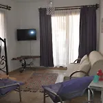 Smyrna Bed and Breakfast Κας