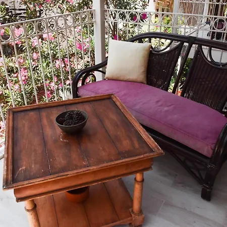 Bed & Breakfast Smyrna 3*