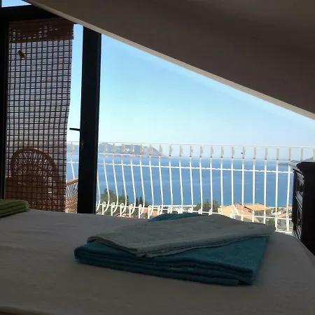 Bed & Breakfast Smyrna 3*